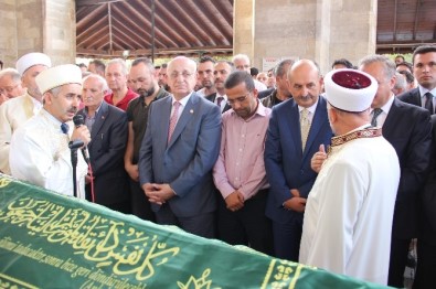 Meclis Başkanı Kahraman Ve Bakan Müezzinoğlu, Birlik Vakfı Şube Başkanı'nın Cenazesine Katıldı