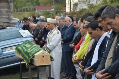 Sinop'ta Yangında Ölen Yaşlı Adam Toprağa Verildi