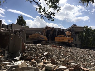 TBMM'de Yıkım Çalışmaları Başladı