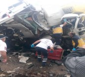 AFYON KOCATEPE ÜNIVERSITESI - Afyonkarahisar'da Korkunç Kaza Açıklaması 3 Ölü, 5 Yaralı
