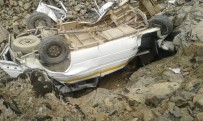 MİNİBÜS KAZASI - Bingöl'de Trafik Kazası: 4 Ölü, 12 Yaralı