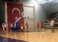 YALOVASPOR - Eski Fenerbahçeli 10 Yıl Sonra Basketbola Antrenör Olarak Geri Döndü