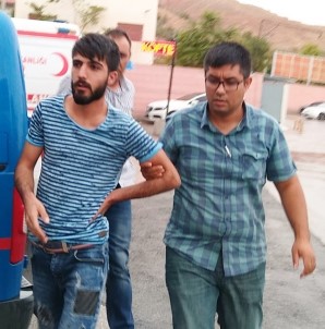 Kimlik Soran Polisi Bacağından Isırarak Yaraladı