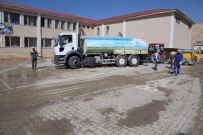 İNCİ KEFALİ - Tuşba Belediyesi'nden Eğitime Temizlik Desteği
