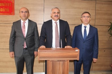 Vali Zorluoğlu, Emniyet Müdürlüğü'nü Ziyaret Etti