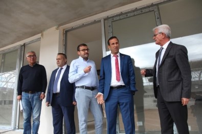 Yeni Malatyaspor Yönetimi, Malatya Arena Stadı'nda İncelemelerde Bulundu
