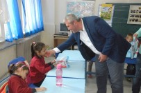 FATİH PROJESİ - AK Parti Uşak İl Teşkilatı'ndan Köy Öğrencilere Eğitim Desteği