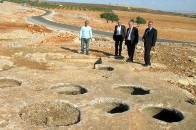 Araban'daki Tarihi Üzüm İşlikleri Ve Kaya Mezarları Korunacak