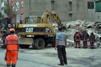 Bağcılar'da 5 Katlı Bina Çöktü