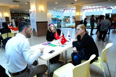 İş Arayan Kadınlarla İşverenler Beylikdüzü'nde Buluştu