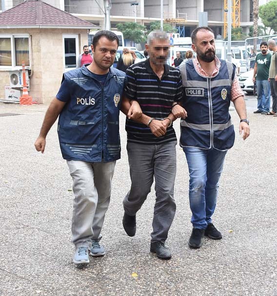 Öldürdükleri kızlarının kemiklerini yıllarca evlerinde saklamışlar