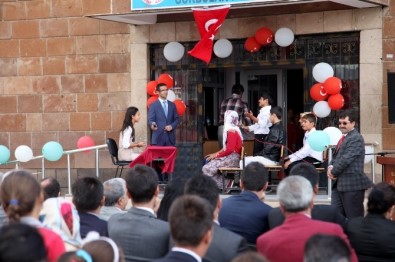 Ahlat'ta İlköğretim Haftası Kutlandı