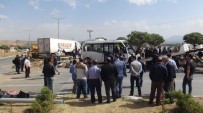 TRAFİK IŞIĞI - Tatvan'da Trafik Kazası Açıklaması 1 Ölü, 6 Yaralı