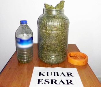 Turşu Bidonundan Esrar Çıktı