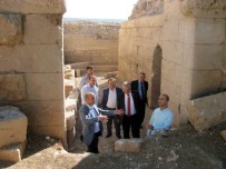 İLHANLıLAR - Aykanat, Raban Kalesi'nde İncelemelerde Bulundu