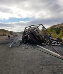 Balataları Isınan Kamyon Yanarak Kül Oldu