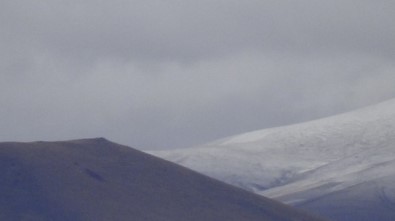 Kars'ta Yüksek Kesimlere Kar Yağdı