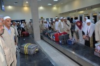 UÇAK PİLOTU - Nevşehirli Hacılar Yurda Döndü