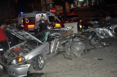 Otomobil İkiye Ayrıldı, Sürücü Hayatını Kaybetti