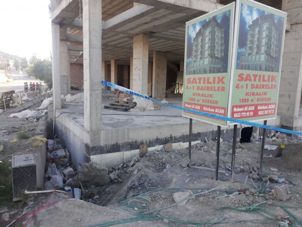 Seyir halindeki araç tarandı: 5 yaralı