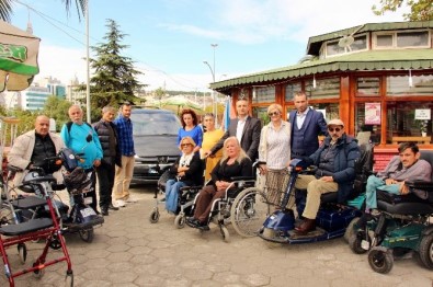 Bağış İçin Almanya'dan Gelen Engelli Minibüsüne Yasal Engel