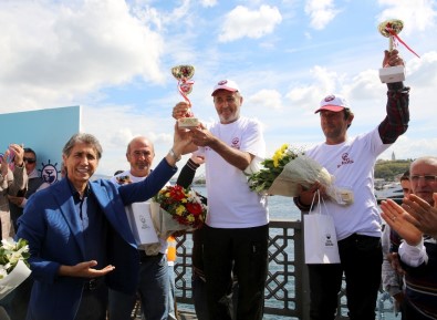 Galata Köprüsü'nde Balık Tutuma Yarışması