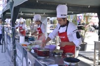 YEMEK YARIŞMASI - Genç Aşçılar Pişmiş Toprak'ta Hünerlerini Sergiledi
