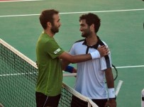 MARSEL İLHAN - İzmir'de Mutlu Son Marsel'in