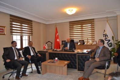 AK Partili Yöneticiler MÜSİAD'ı Ziyaret Etti