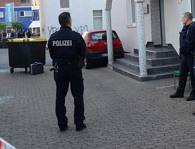 Almanya'da camiye saldırı