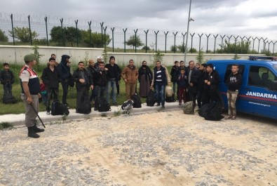 Bulgaristan'a Geçmeye Çalışan 106 Kişi Yakalandı