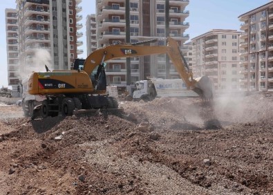 Haliliye Belediyesi, Karşıyaka Mahallesi'nde Yeni Yollar Açıyor