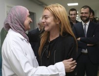 LINDSAY LOHAN - Lindsay Lohan'dan 'Dünya Beşten Büyüktür' mesajı
