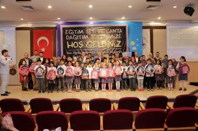 Kağıthane Belediyesi'nden Binlerce Öğrenciye Kırtasiye Yardımı