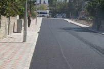 KALDIRIM ÇALIŞMASI - Yol Ve Kaldırım Çalışmaları Devam Ediyor