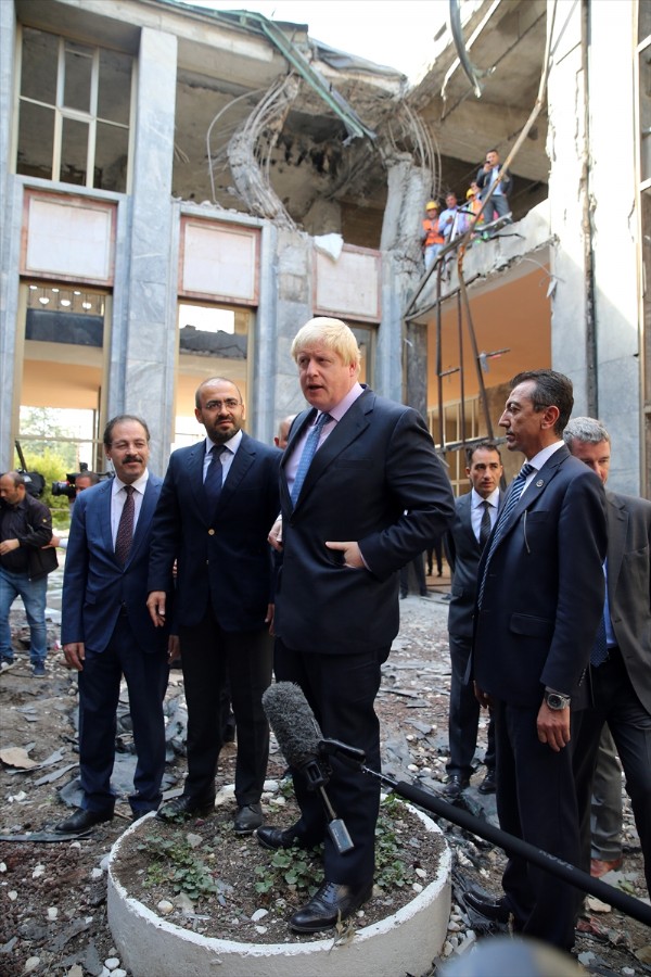 İngiliz Bakan Meclis'i ziyaret etti