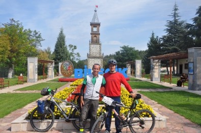 40 Günde Bisikletle 3 Bin 500 Kilometre Yol Alan Seyyah Bilecik'te Mola Verdi