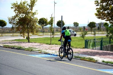 Asfaltı Biten Üniversite Yoluna Bisiklet Yolu Çalışması Yapıldı
