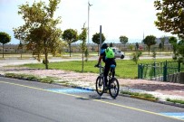 AKSARAY BELEDİYESİ - Asfaltı Biten Üniversite Yoluna Bisiklet Yolu Çalışması Yapıldı