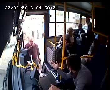 Halk Otobüsü Sürücüsünün Bıçaklanma Anı Kamerada