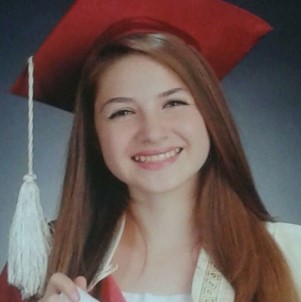 İzmir'de 16 Yaşındaki Genç Kız Motosiklet Kazasında Hayatını Kaybetti