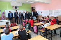 EYÜP EROĞLU - Öğrencilere Kırtasiye Yardımı