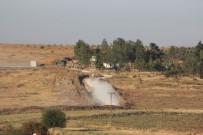 ÖZGÜR SURİYE - Zırhlı araçlar Suriye'ye geçti