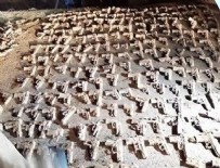 CEPHANELİK - Üsküdar'da gömülü tabancalar bulundu