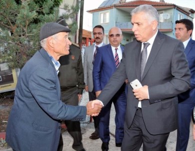 Vali Yıldırım Şehit Piyade Uzman Çavuş Mehmet Esen'in Mevlit Programına Katıldı
