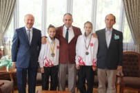 HÜSEYIN KALKAN - Avrupa Ve Balkan Şampiyonu Öğrencilerden Aşım'a Ziyaret