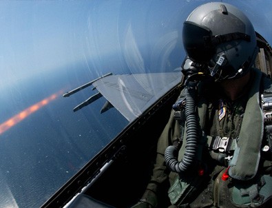 İdrarını yapan FETÖ'cü pilot F16'yı düşürdü