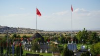BAŞ ÇAVUŞ - Şehitler Anıtını 9 Günde 10 Bin Kişi Ziyaret Etti