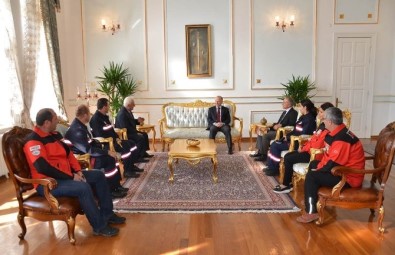 İtfaiye Ve AKUT Ekiplerinden Vali Ceylan'a Ziyaret