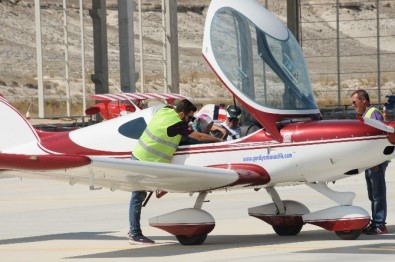 Gökyüzünde Kuşlara Eşlik Ettiler